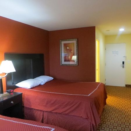 Super 8 By Wyndham Chicago Northlake O'Hare South Room photo