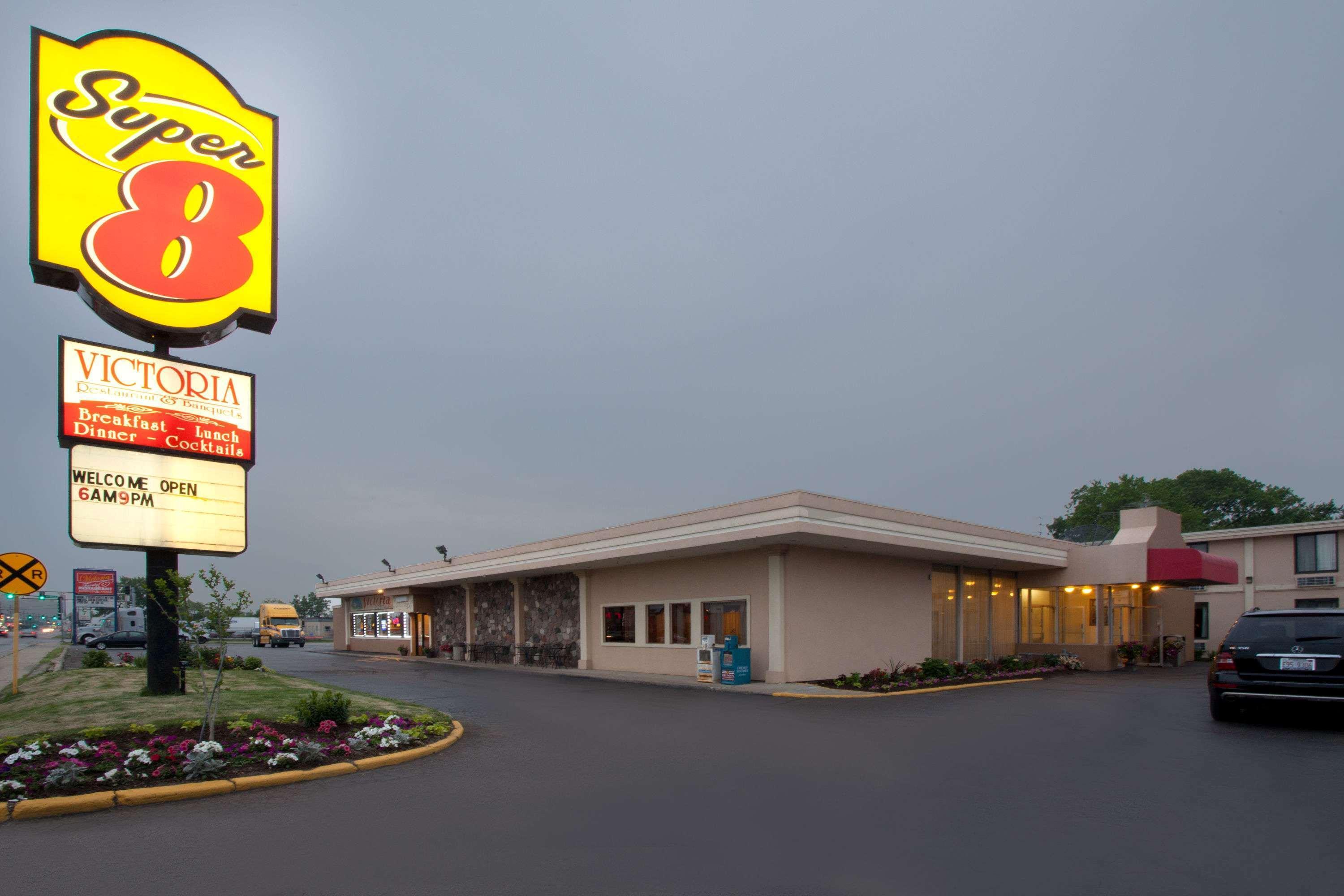 Super 8 By Wyndham Chicago Northlake O'Hare South Hotel Exterior photo